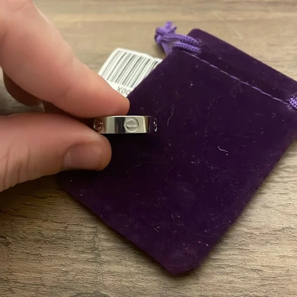 NIP Fashion Ring: Multiple Sizes - Picture 1 of 4